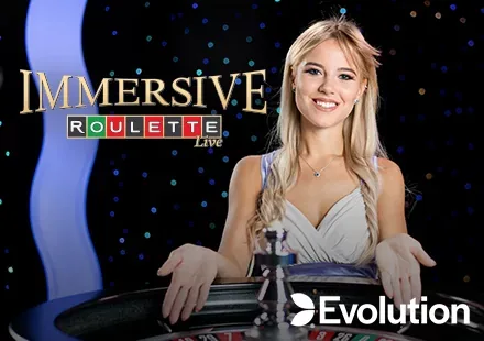 Portada de Immersive Roulette de Evolution: una crupier frente a la ruleta